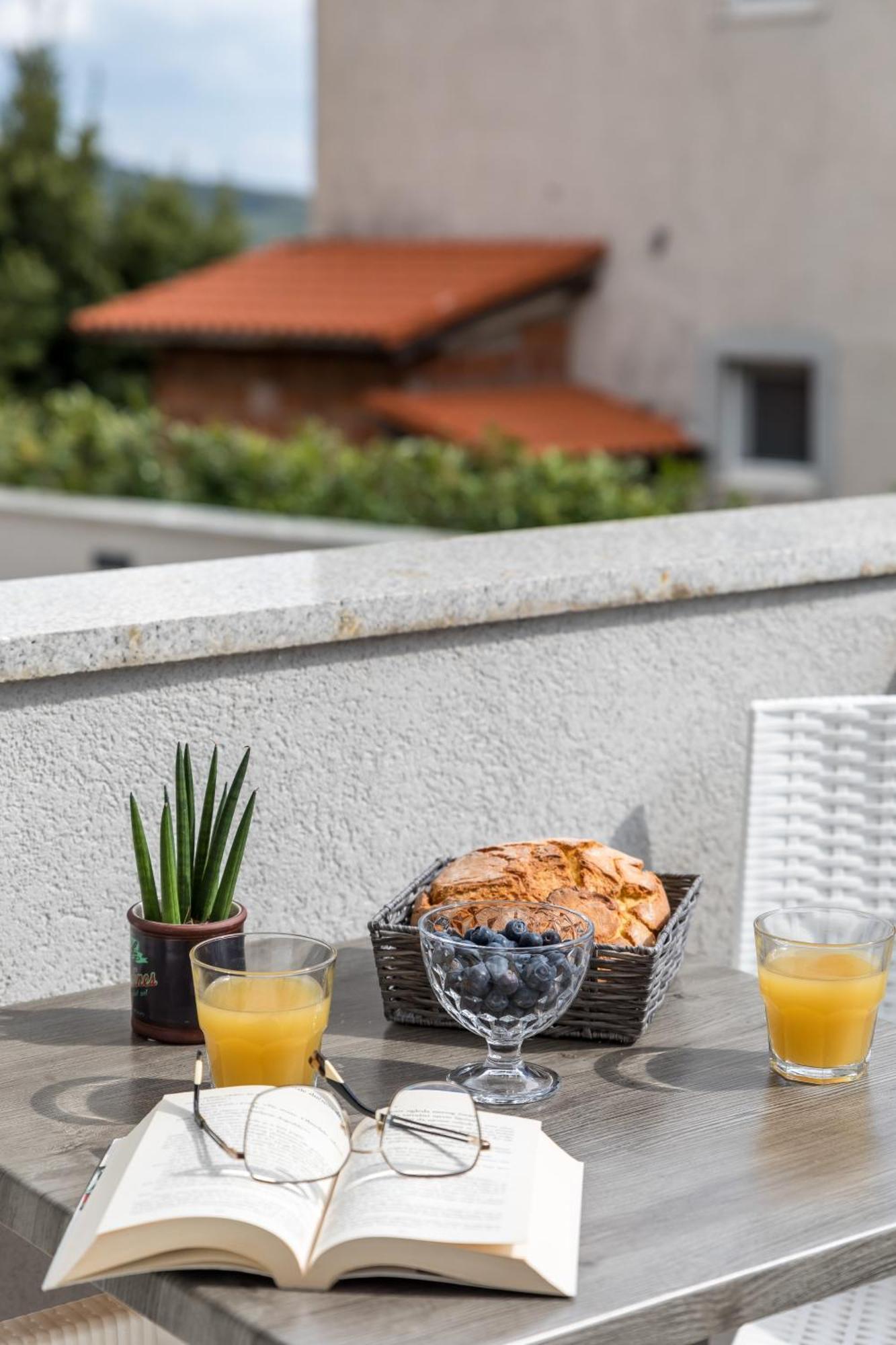 Apartments Villa Salona Sky Room photo